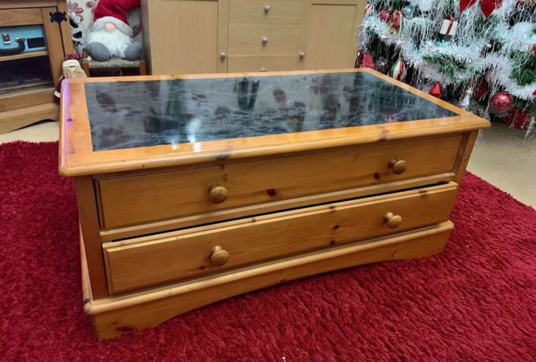 Solid pine coffee table and drawers CAN DELIVER