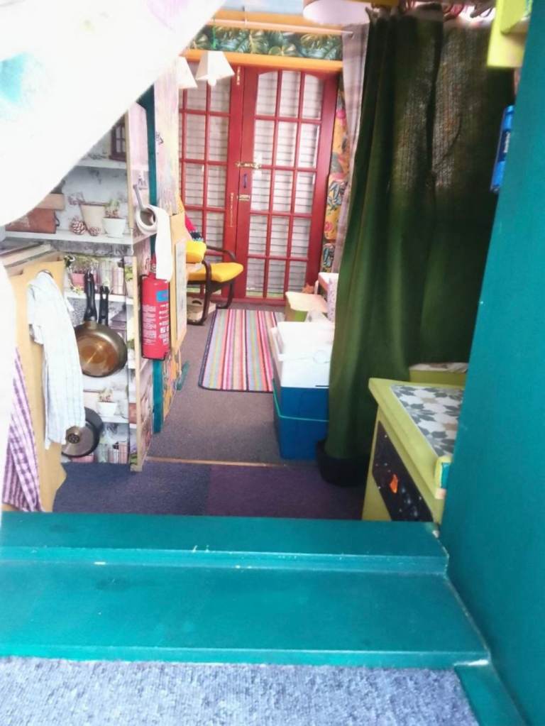 Renault Master Camper Van, 2 Berth, Heater, Water, Toilet Live-in Potential 27t Miles