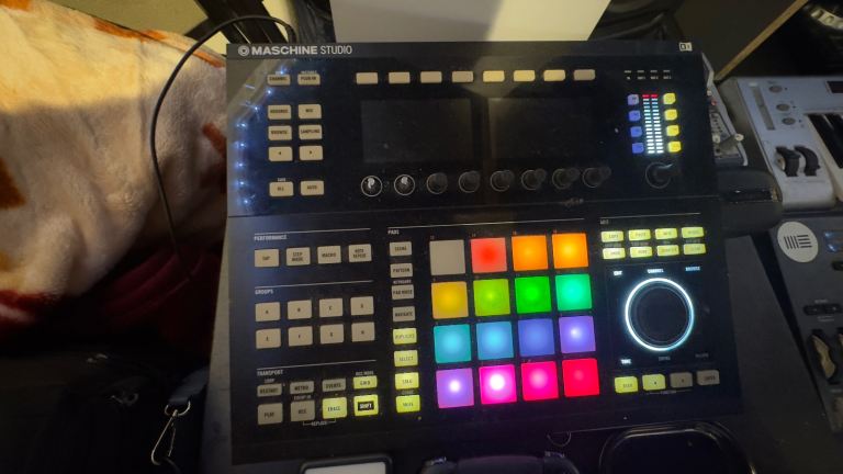 Native Instruments Maschine Studio