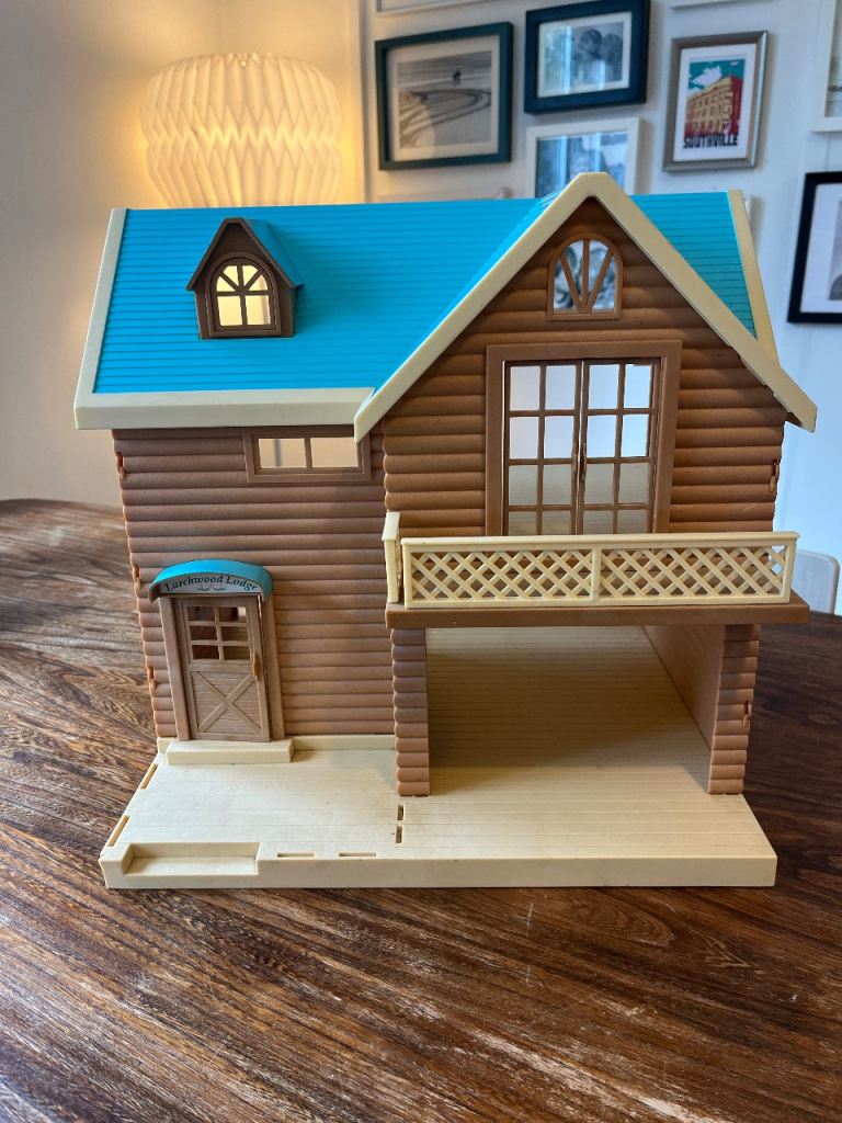 Sylvanian Families Larch Wood Lodge