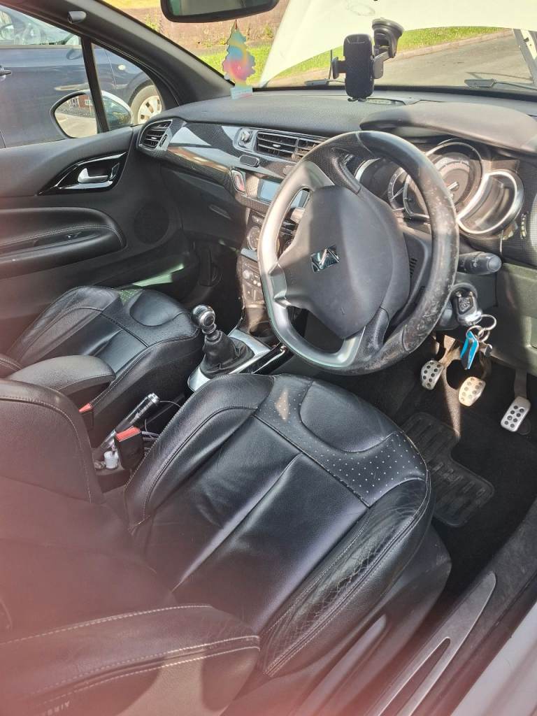 Citroen, DS3, Hatchback, 2014, Manual, 1560 (cc), 3 doors