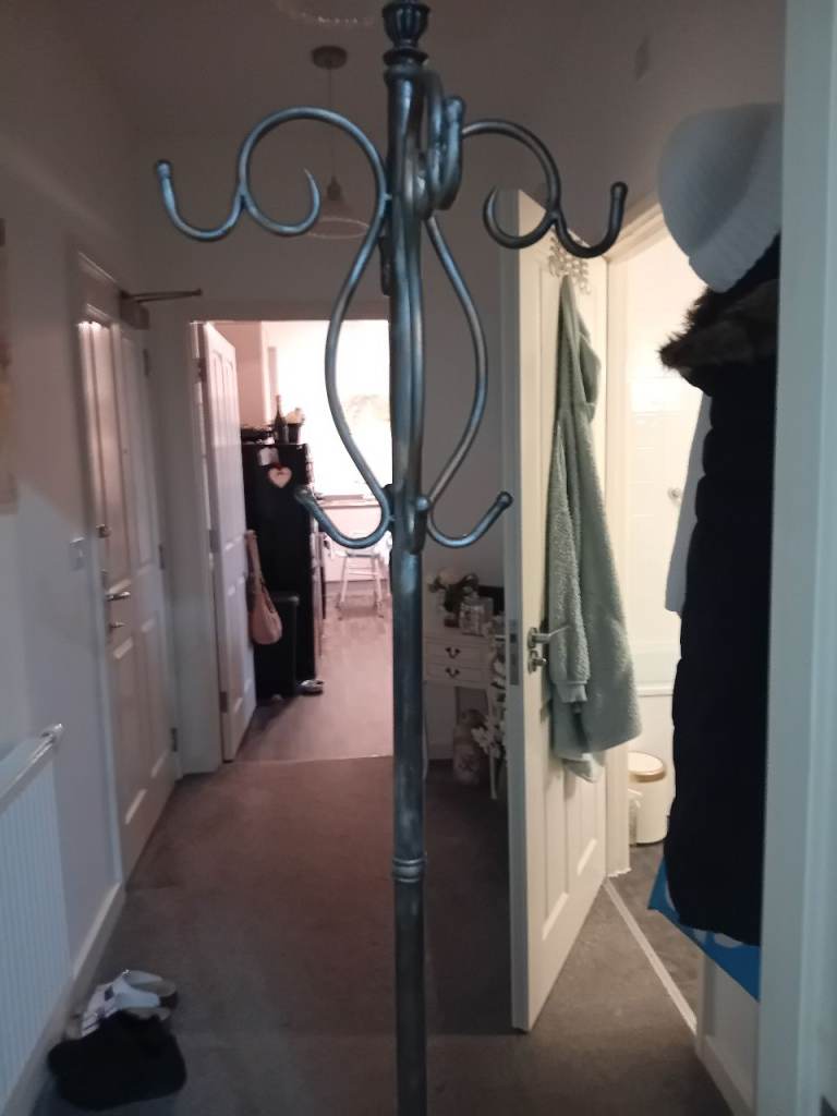 Metal coat and umbrella stand