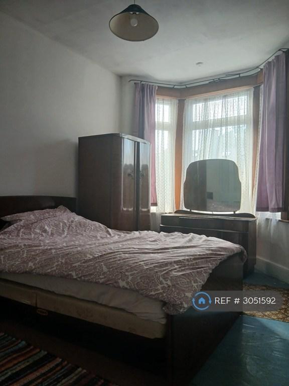 1 bedroom in Grosvenor Road, London, E10 (#3051592)