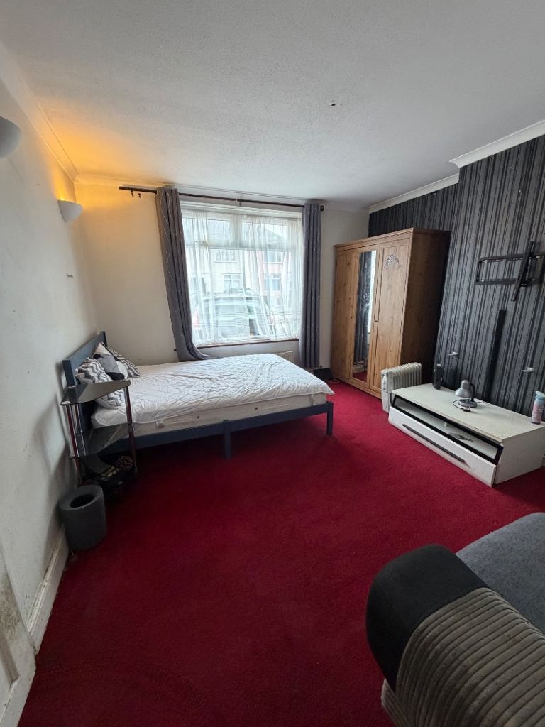 Large sized room 