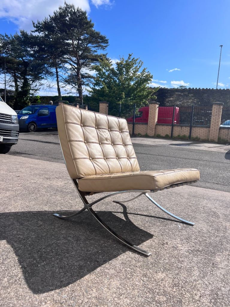 Barcelona Style Armchair in Cream Leather – Mid Century Modern Lounge Chair