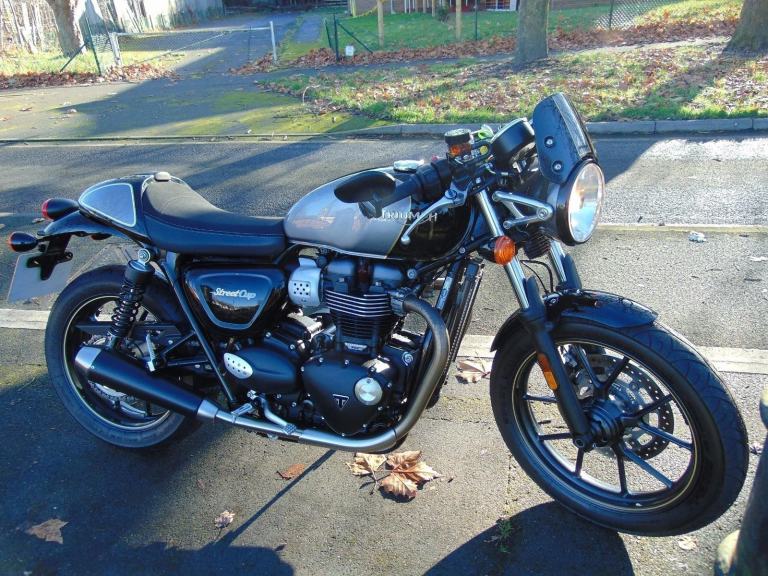 Triumph Street Cup 900 2017 low dry weather miles immaculte FSH MOT ok A2 restr