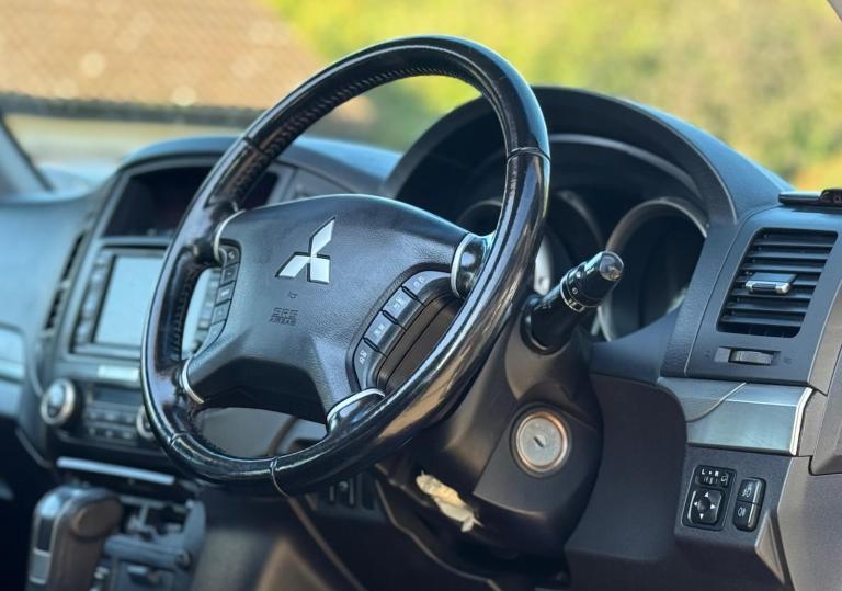 2008 Mitsubishi Shogun 3.2 DI-DC Elegance Auto 4WD Euro 4 5dr LWB Diesel