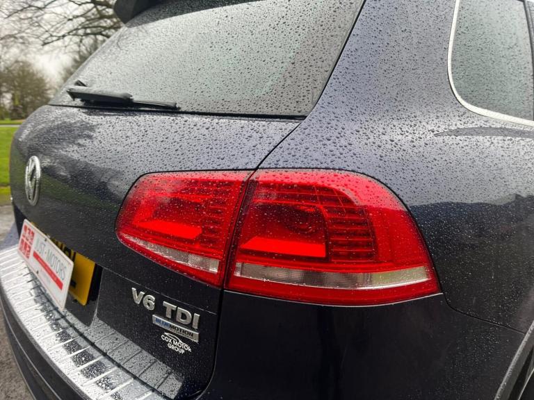 2014 Volkswagen Touareg 3.0 TDI V6 BlueMotion Tech R-Line Tiptronic 4WD Euro 5 (s/s) 5dr ESTATE D...