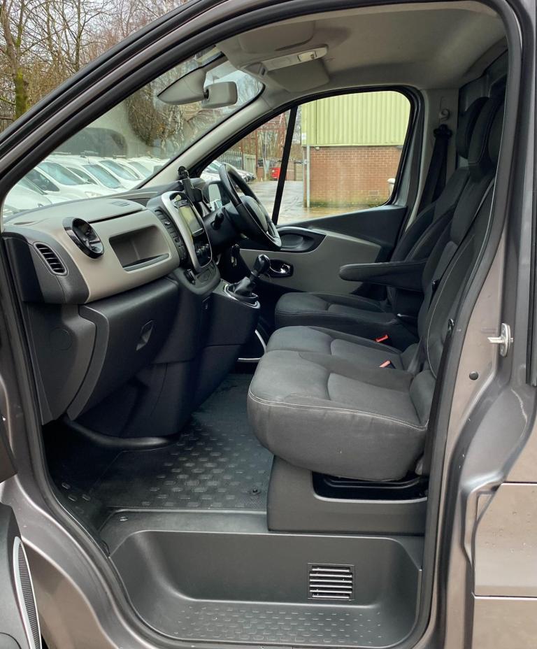 2017 Renault Trafic 1.6 dCi 29 Sport Nav Panel Van 5dr Diesel Manual LWB Standard Roof Euro 6 ( P...