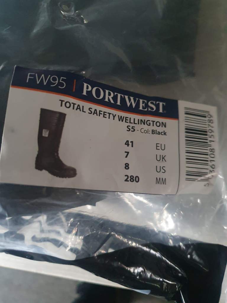 Portwest FW95 Total Safety Wellington Boots – Black, Size 7
