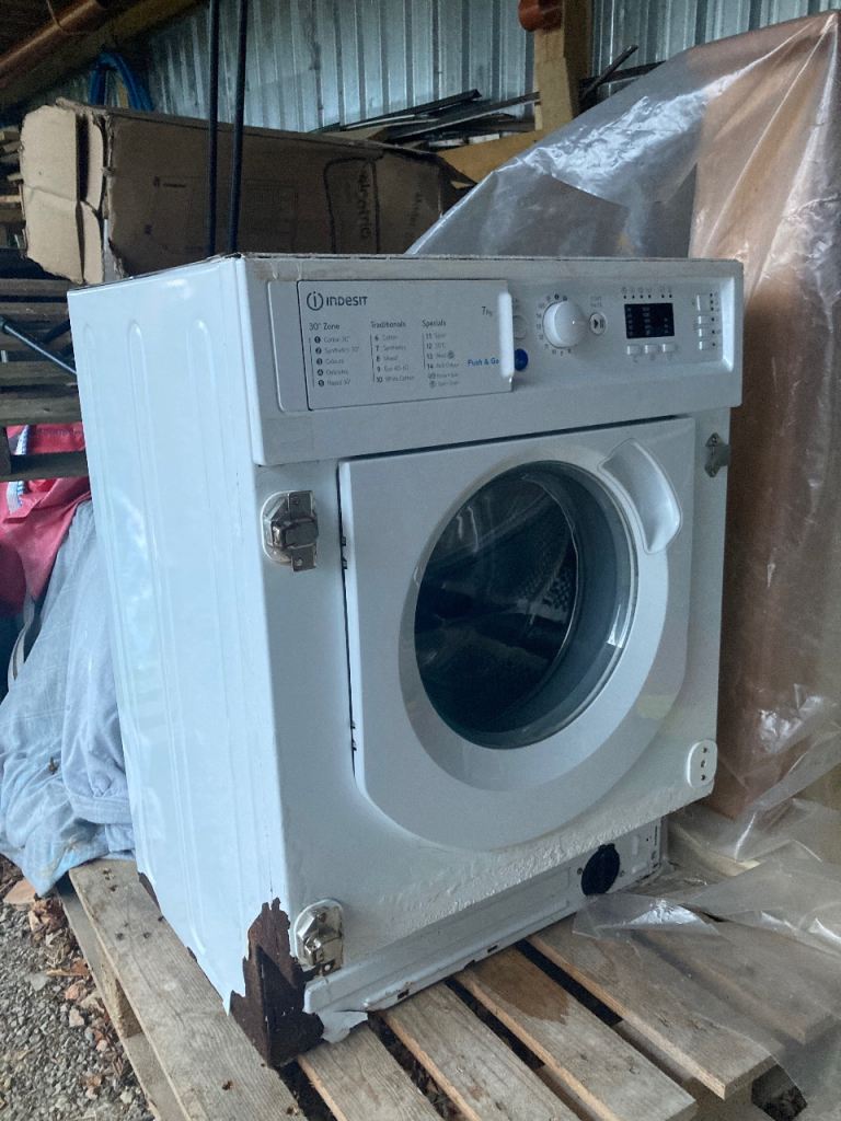 Indesit Integrated 7kg Washing Machine with 1200 rpm - White - I can deliver 