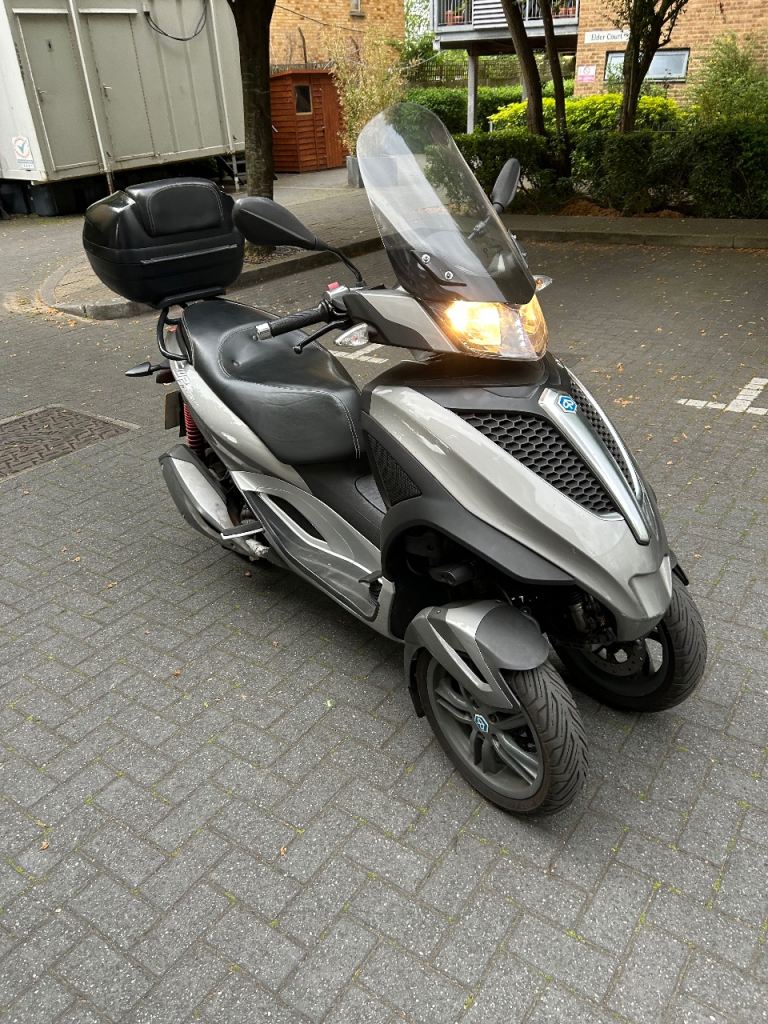 Piaggio, MP3, 2011, 278 (cc)