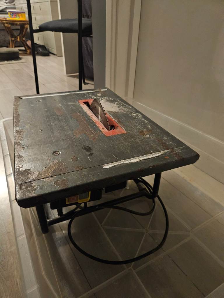 image for Electric Saw blade needs readjustment