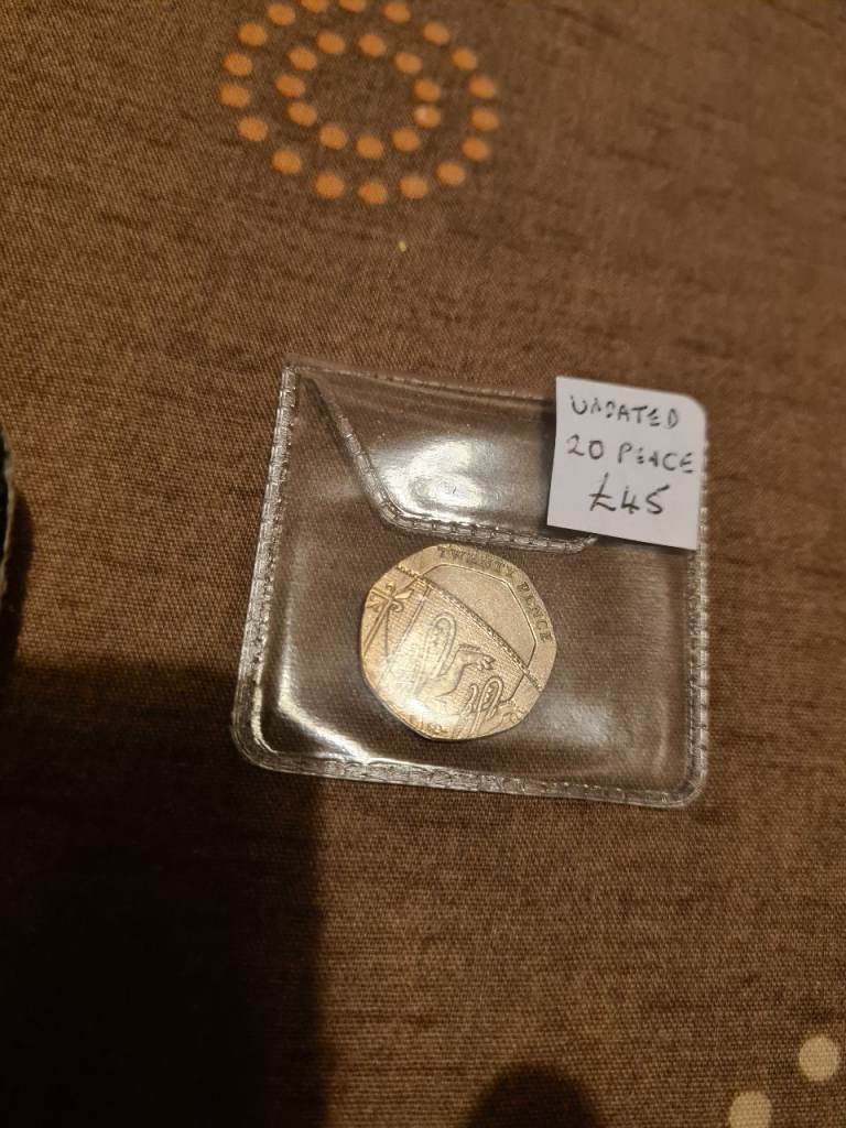 Royal mint undated 20p coin 