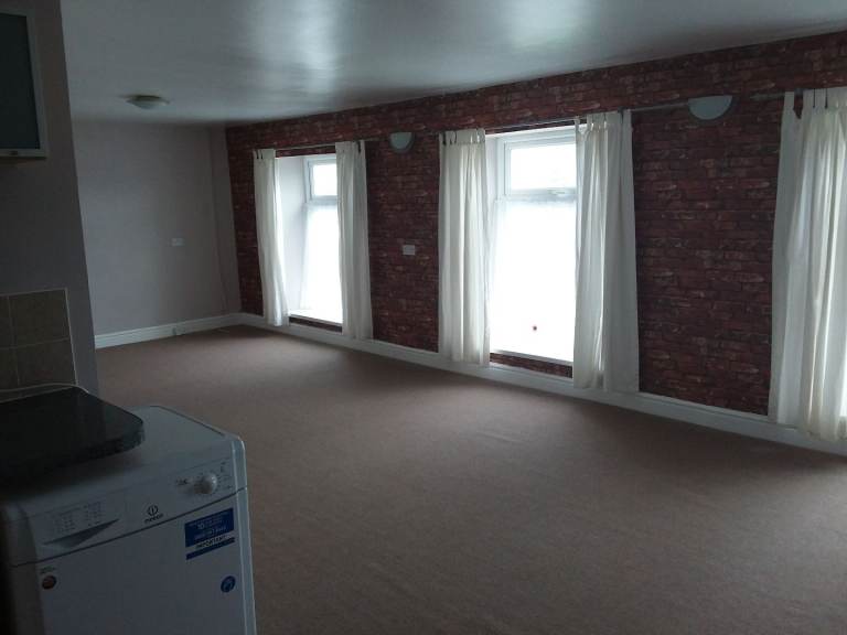 One bedroom flat with parking 