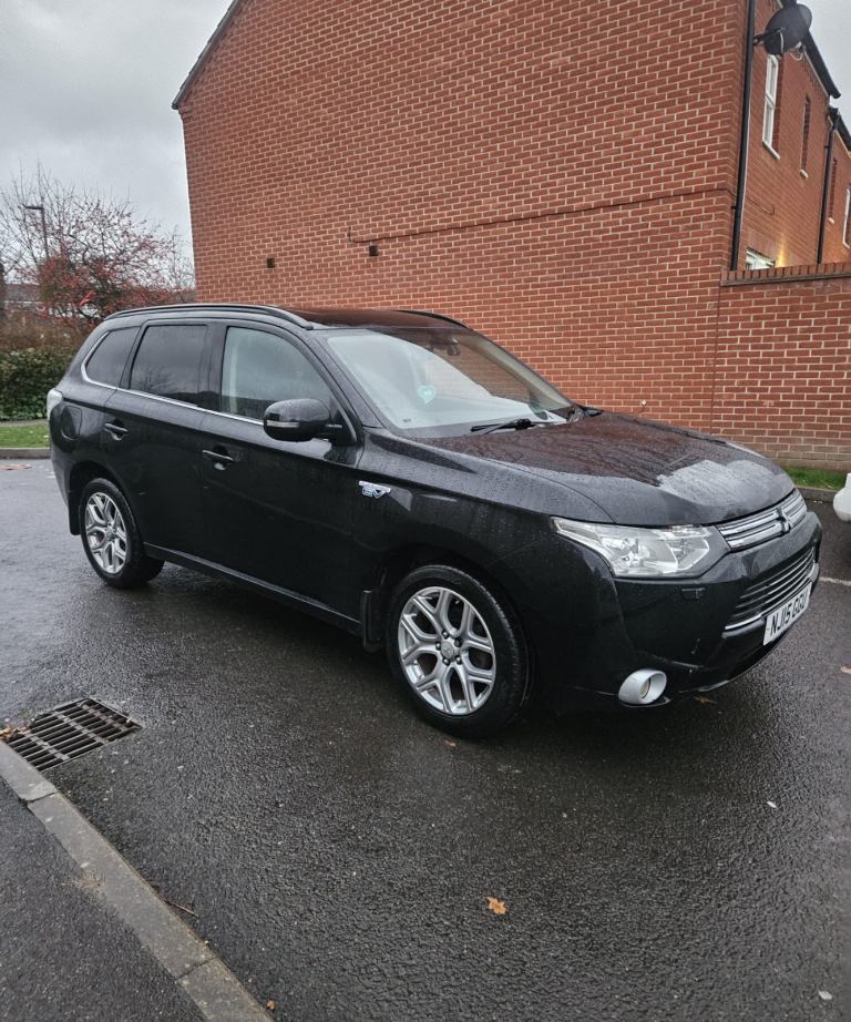 Mitsubishi Outlander 2015 | Automatic | Reliable Family SUV