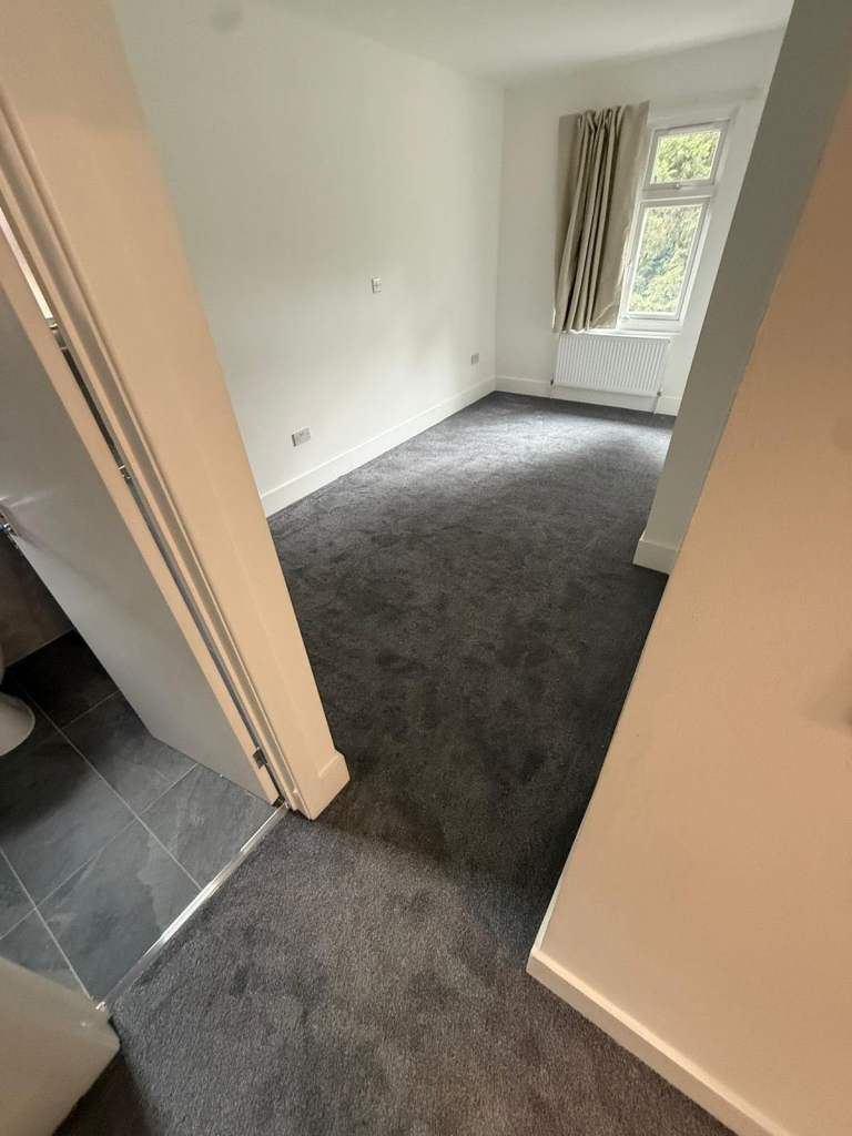 270 7 bed Whitchurch land Stanmore edgeware Ha86qx