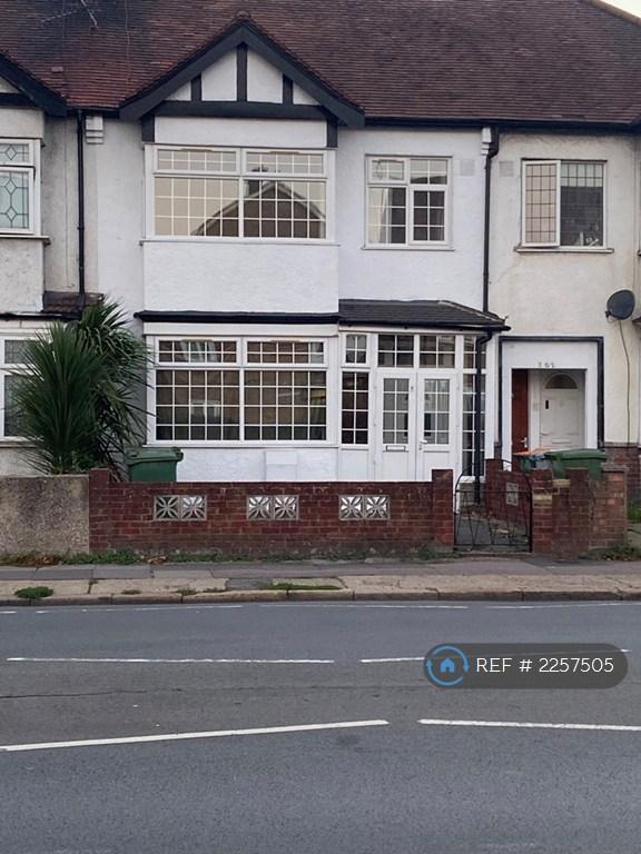 3 bedroom house in High St South, London, E6 (3 bed) (#2257505)