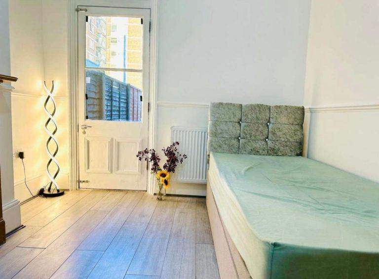 Spacious & Cosy Single room for rent CR7 8RB