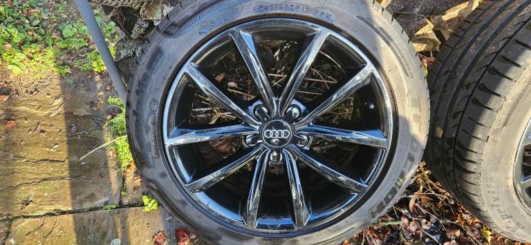 SET OF 4 GENUINE AUDI 17" INCH ALLOY WHEELS WITH TYRES 245/45/17