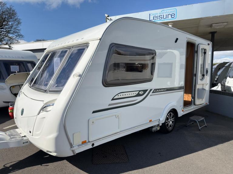 BESSACARR CAMEO 495, AMAZING SPEC 2 BERTH CARAVAN