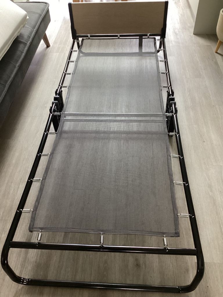 JB GUEST FOLDING SINGLE BED EXCELLENT CONDITION ONLY USED ONCE - DEFINITE BARGAIN 