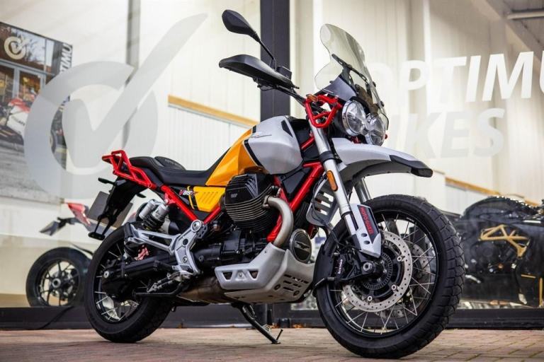 Moto Guzzi V85 TT EVOCATIVE ! STUNNING