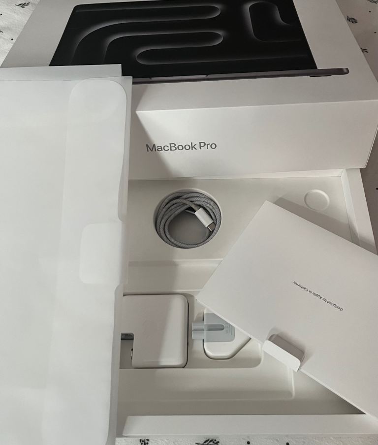 Apple MacBook Pro M3, 14 inch, Nov 2023, 8GB Ram, 512GB. Space Grey