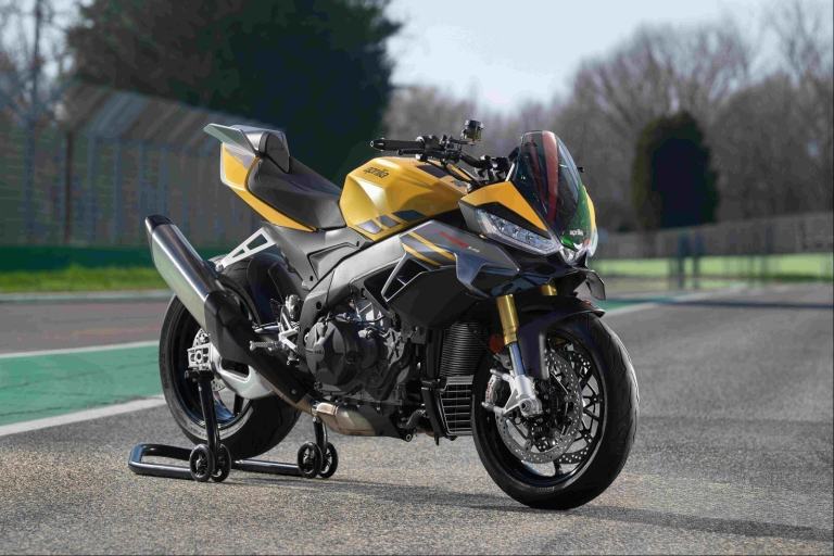 Aprilia Tuono V4 1100, BRAND NEW UN-REGISTERED, BOTH COLOURS IN STOCK.