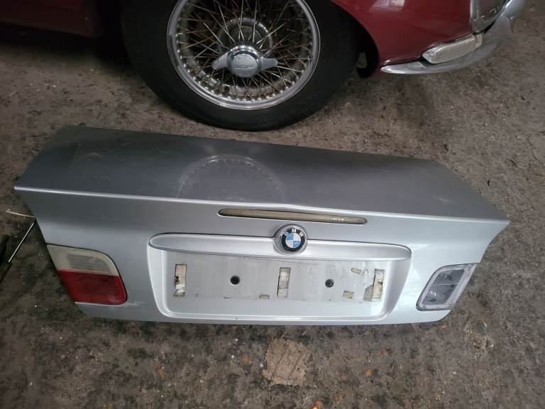 2003 BMW back silver boot complete.