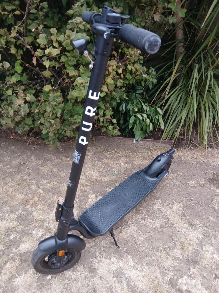 Pure Air Pro Electric Scooter – Black (For Parts / Spares or Repair)