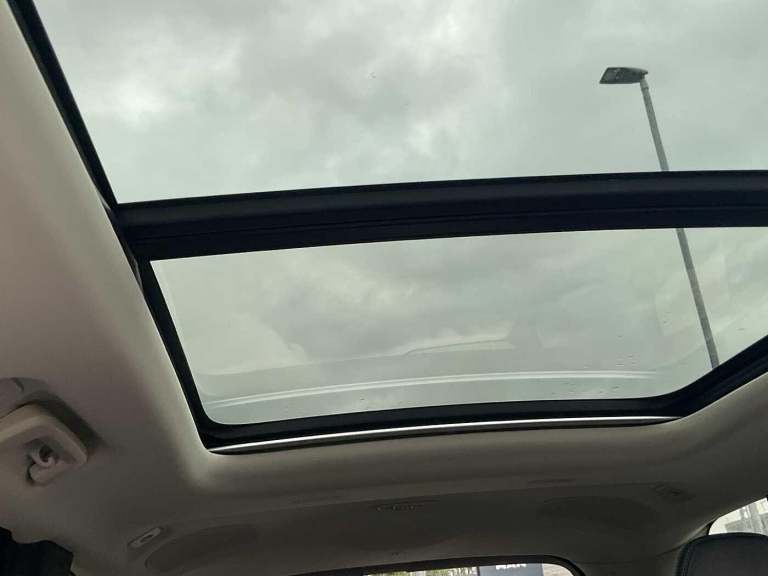 2025 Volvo XC90 Ultra, T8 AWD Plug-in hybrid, Electric/Petrol, Bright, 7 Seats ESTATE Petrol/Elec...