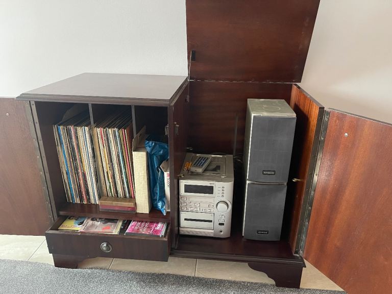 Mahogany Hi-Fi Cabinet from Gilpin’s of Belfast