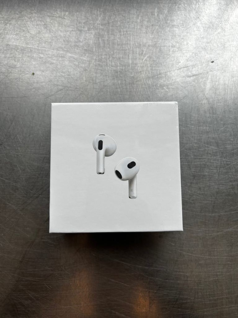 Apple AirPods 3rd Gen – AS GOOD AS NEW