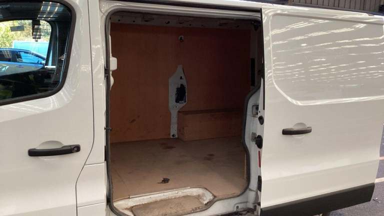 2021 Renault Trafic 2.0 dCi ENERGY 30 Business SWB Standard Roof Euro 6 (s/s) 5dr PANEL VAN Diese...