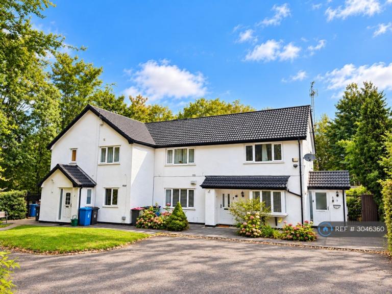2 bedroom flat in Worsley, Worsley, Manchester, M28 (2 bed) (#3046360)