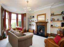Executive 2 bedroom, 2 bathroom, Lounge, Family Room for lease immediately in West End Aberdeen