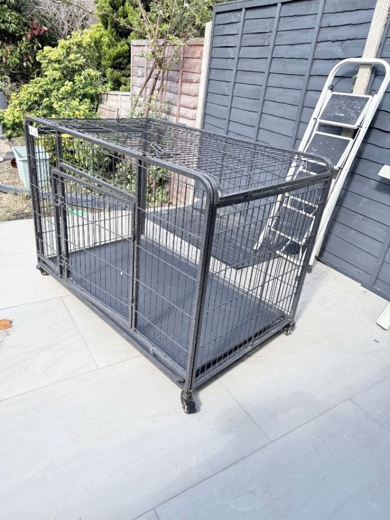 Dog crate for sale hardly used for collection