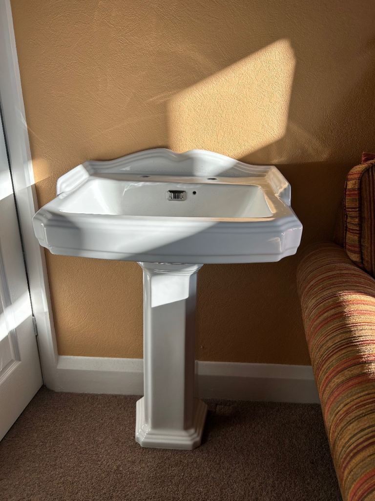 White Traditional Pedestal Wash Basin - brand new