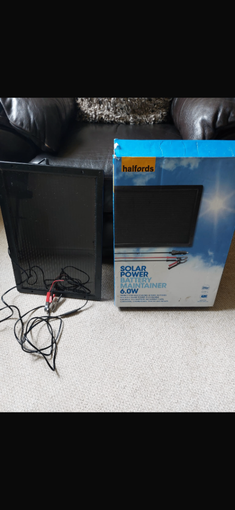 Halfords Solar Power Battery Maintainer 6.0w