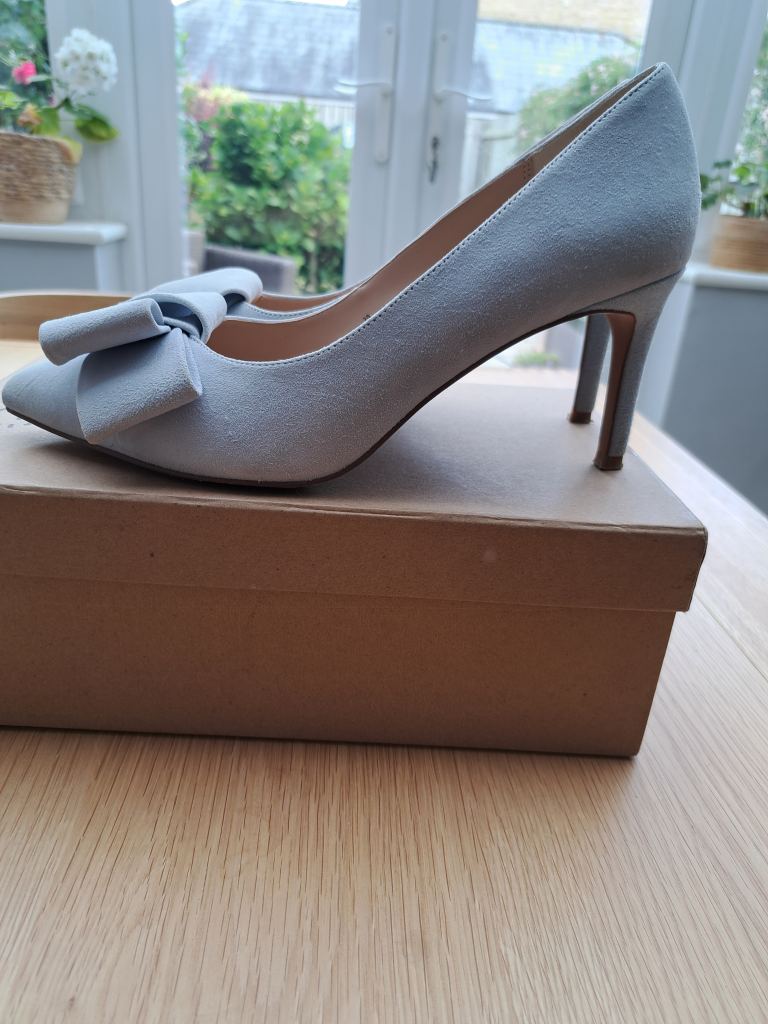 Phase Eight Ice Blue Heels with Bow – Size 6, As Good As New