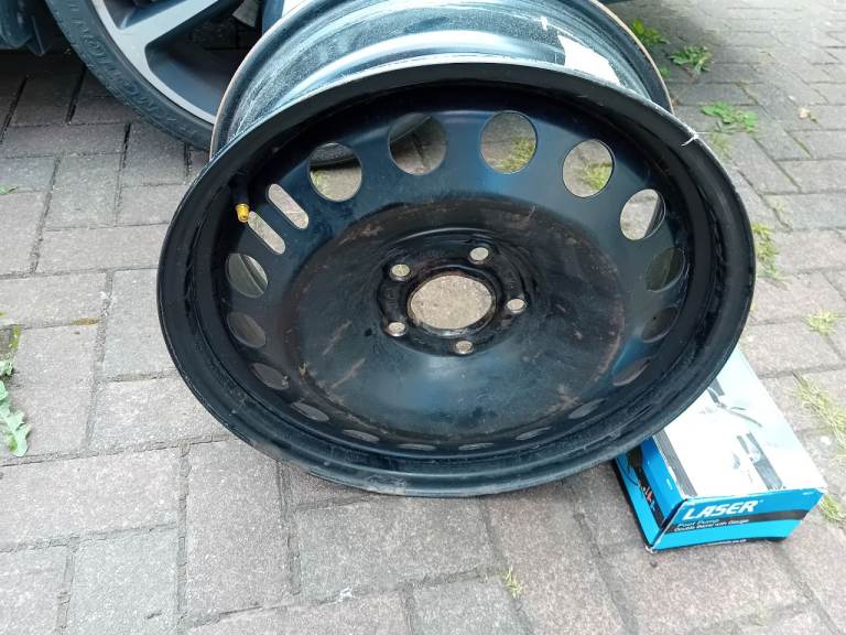 Metal tyre frame
