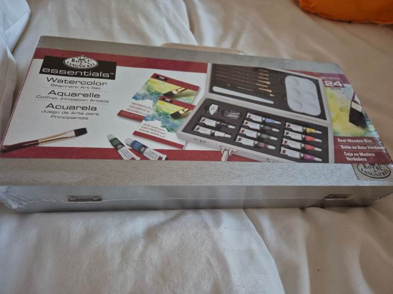 Royal & Langnickel Essentials Watercolour Art Set 24pc in wooden Box