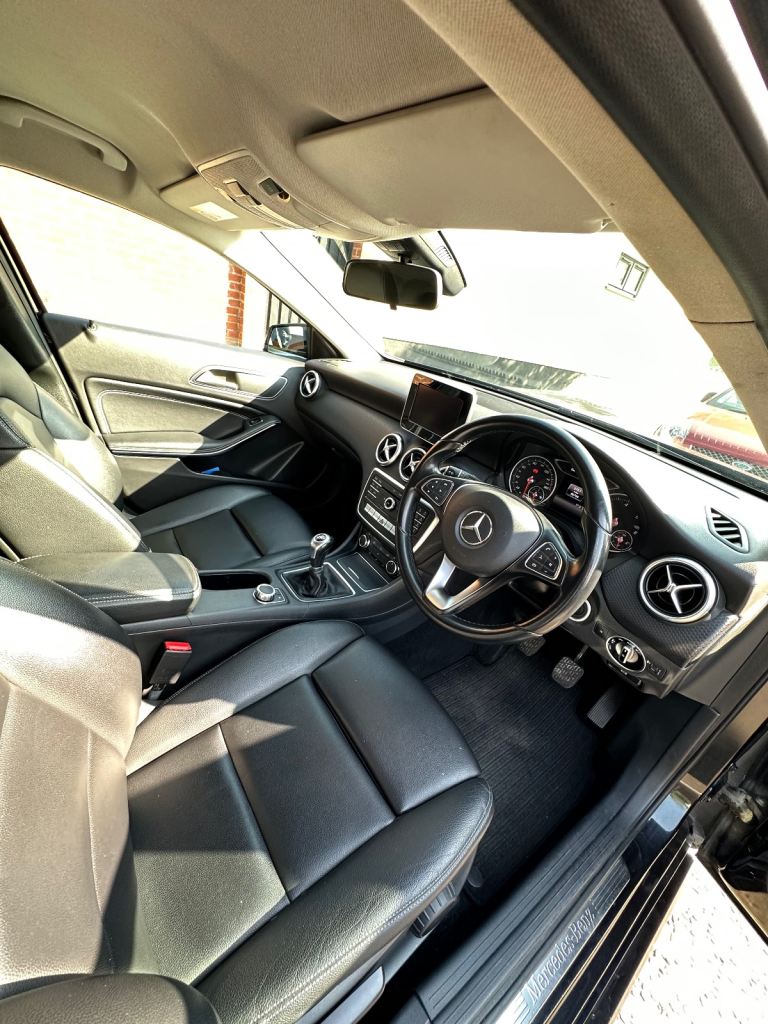 Mercedes-Benz, A CLASS, Hatchback, 2015, Manual, 1461 (cc), 5 doors