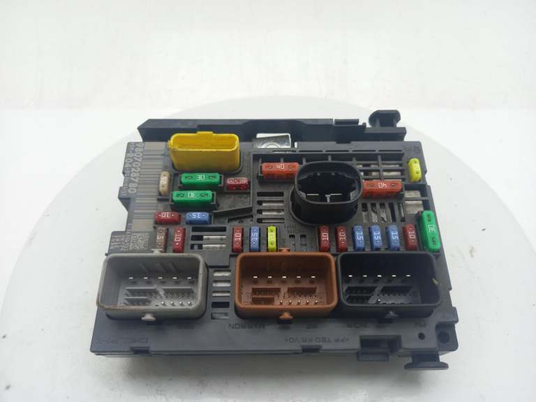 Citroen Berlingo Fuse Box 2015-2019 9807028780