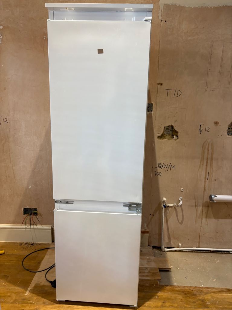 Hotpoint fridge freezer INTEGRATED 
