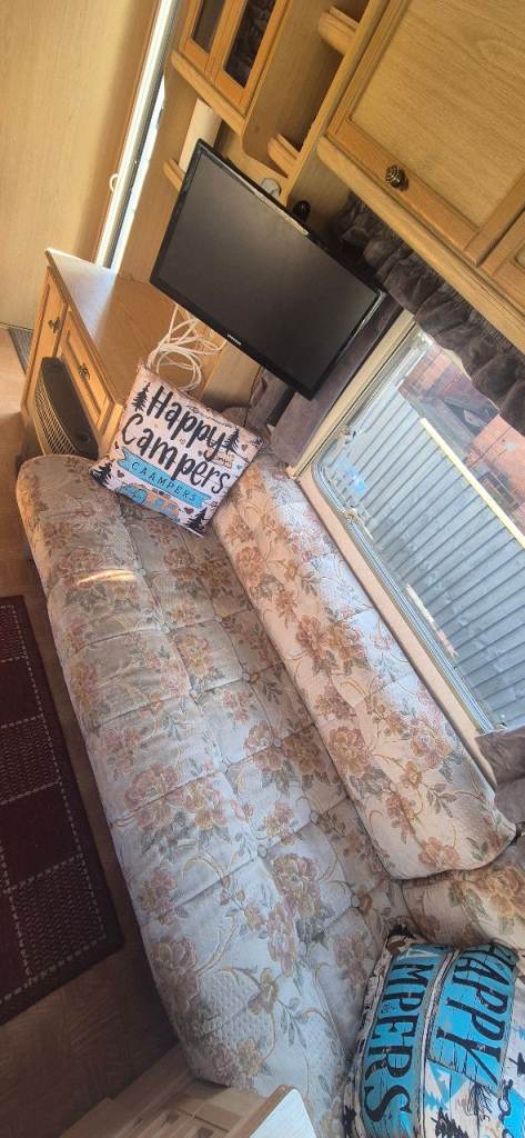 Caravan Sterling Europa 450RT 