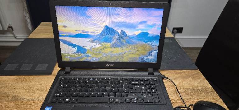 Acer Laptop £75