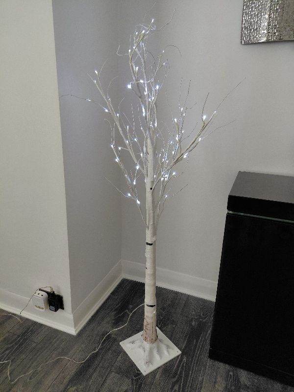 Christmas Tree Modern PreLit Remote Control 