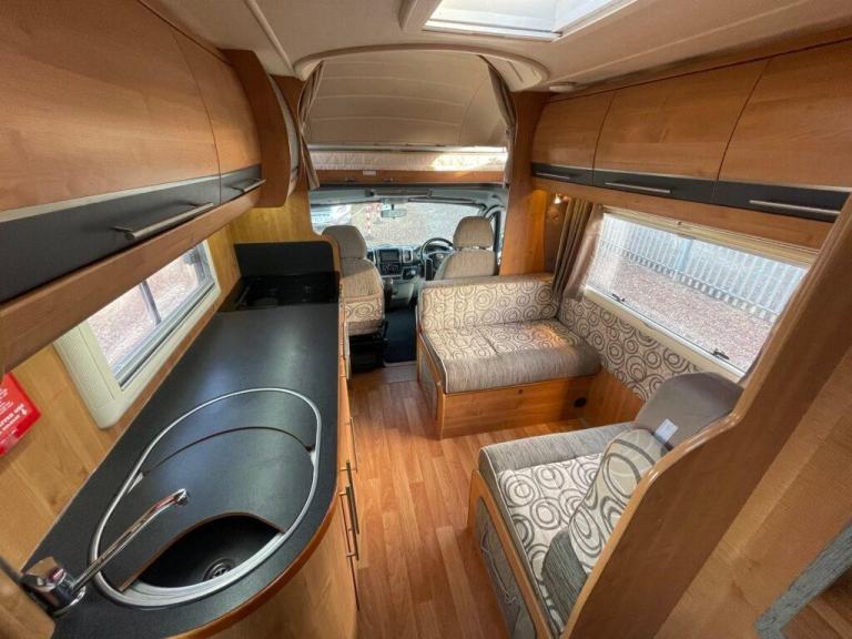 Auto-trail Arapaho 4 Berth 4 Belt End Lounge Motorhome automatic